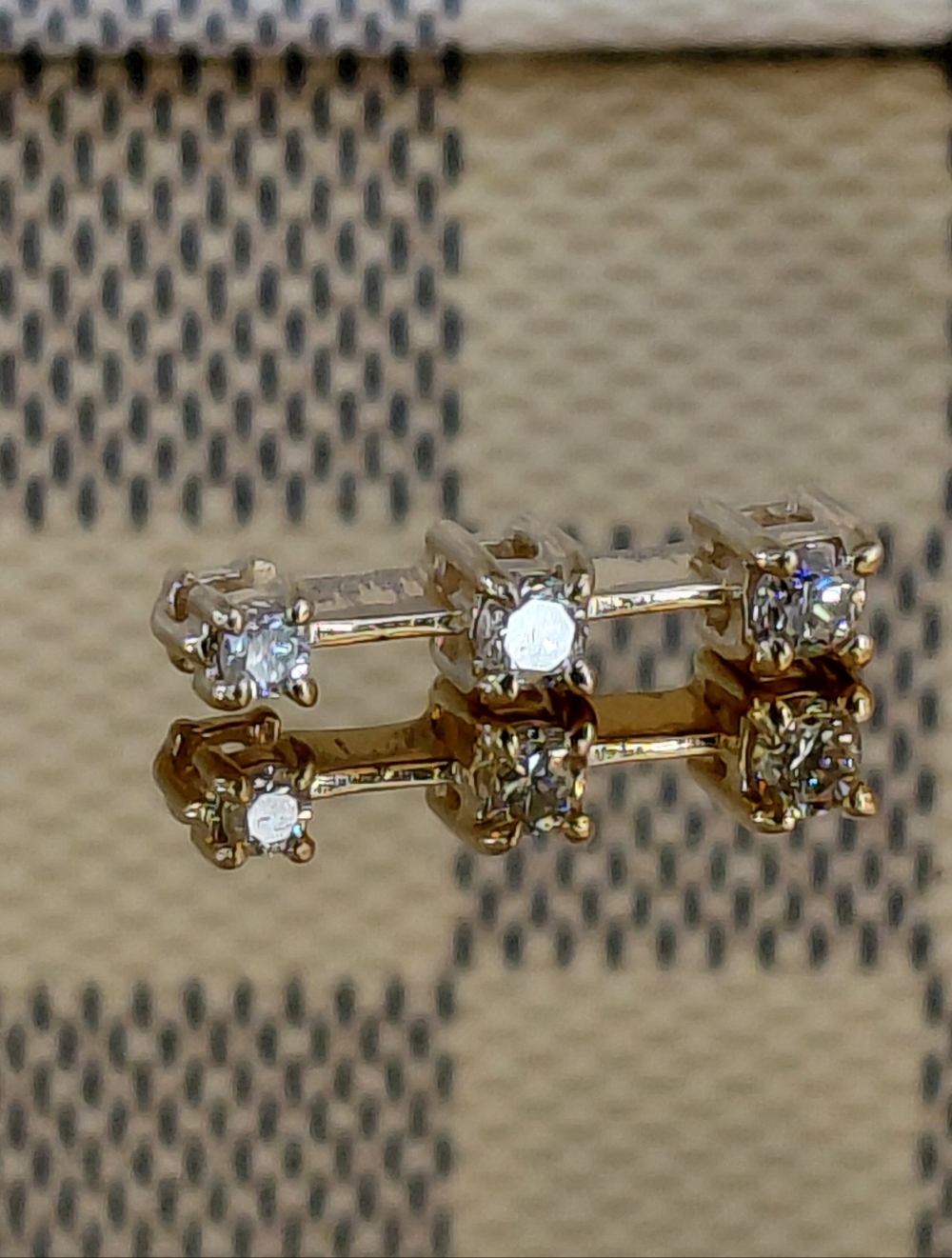 REAL GOLD DIAMOND THREE SIGLES SOLITAIRE
